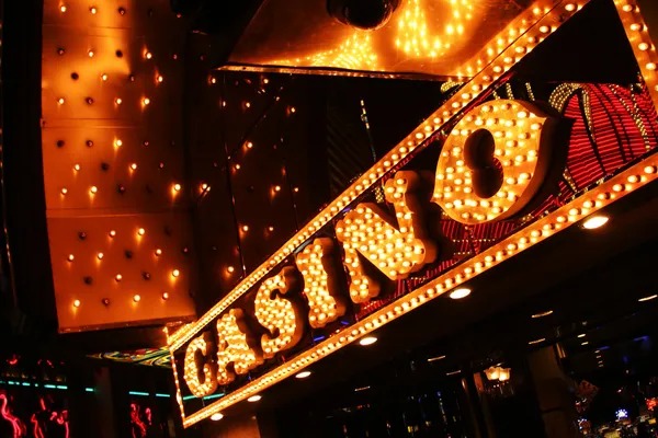Allbet live dealer at Andar Bahar table